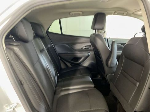 Used 2022 Buick Encore Preferred w/ Safety Package AWD/4WD image 31