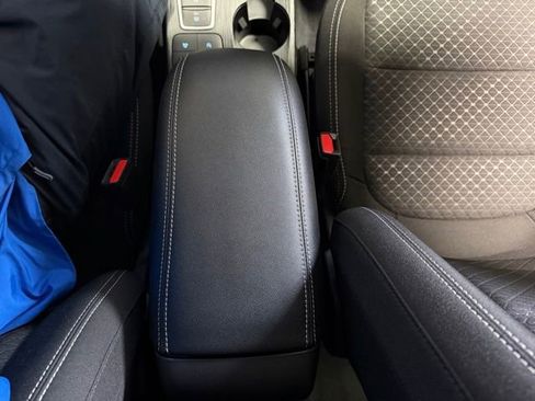 Used 2023 Ford Escape Active AWD/4WD image 37