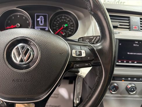 Used 2016 Volkswagen Golf S FWD image 25