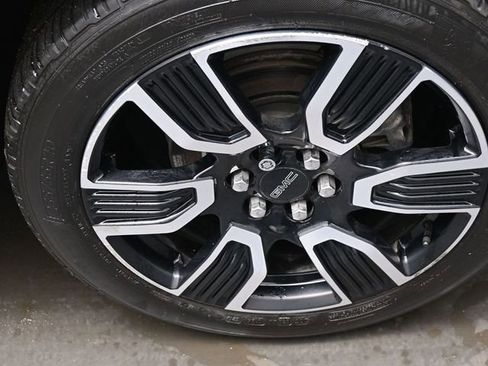 Used 2021 GMC Acadia SLE w/ Driver Convenience Package AWD/4WD image 29