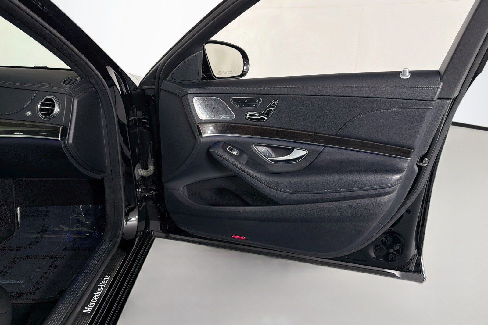 Used 2016 Mercedes-Benz S 550 Sedan image 24