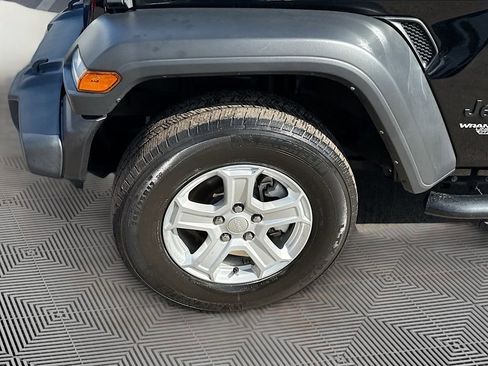 Used 2021 Jeep Wrangler Unlimited Sport image 34