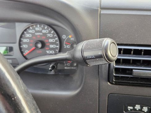 Used 2005 Ford F250 XL AWD/4WD image 21