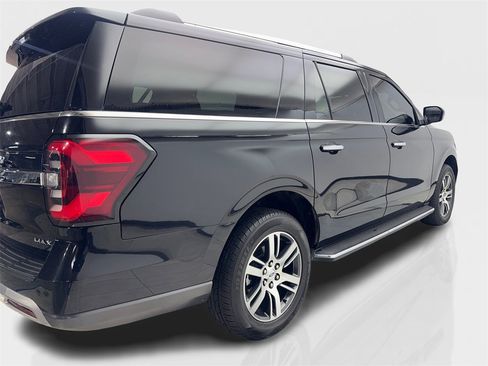 Used 2022 Ford Expedition Max Limited image 13