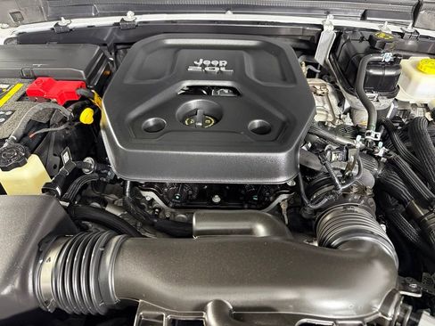 Used 2023 Jeep Wrangler Unlimited Sahara AWD/4WD image 36