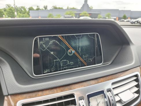 Used 2014 Mercedes-Benz E 350 4MATIC Wagon image 6