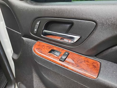 Used 2014 GMC Sierra 2500 SLT w/ Suspension Package, Off-Road image 36