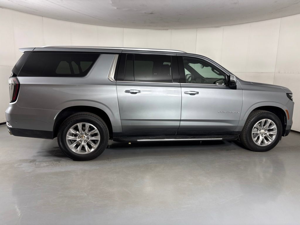 Certified 2025 Chevrolet Suburban Premier RWD image 11
