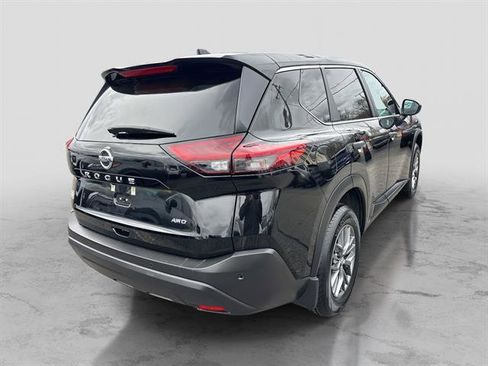 Used 2021 Nissan Rogue S image 5