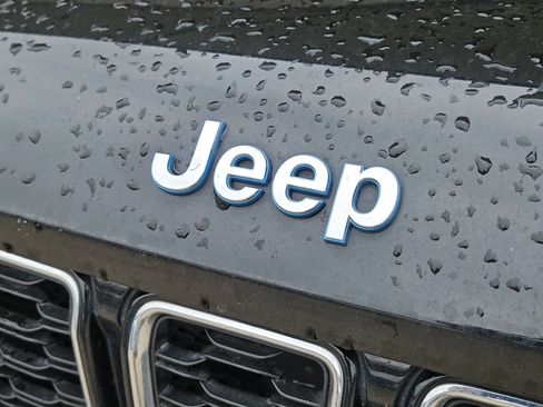 Used 2022 Jeep Grand Cherokee Limited 4xe image 7