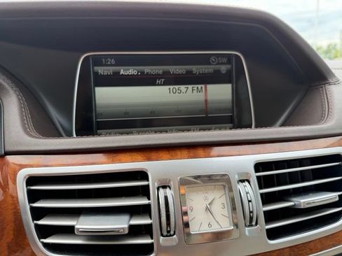 Used 2015 Mercedes-Benz E 400 Sedan image 22