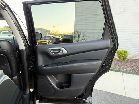 Used 2020 Nissan Pathfinder SL image 22