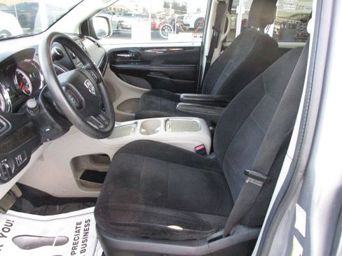 Used 2013 Dodge Grand Caravan SXT FWD image 11