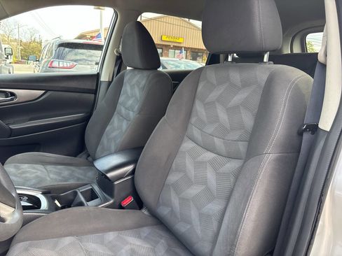 Used 2016 Nissan Rogue SV AWD/4WD image 14