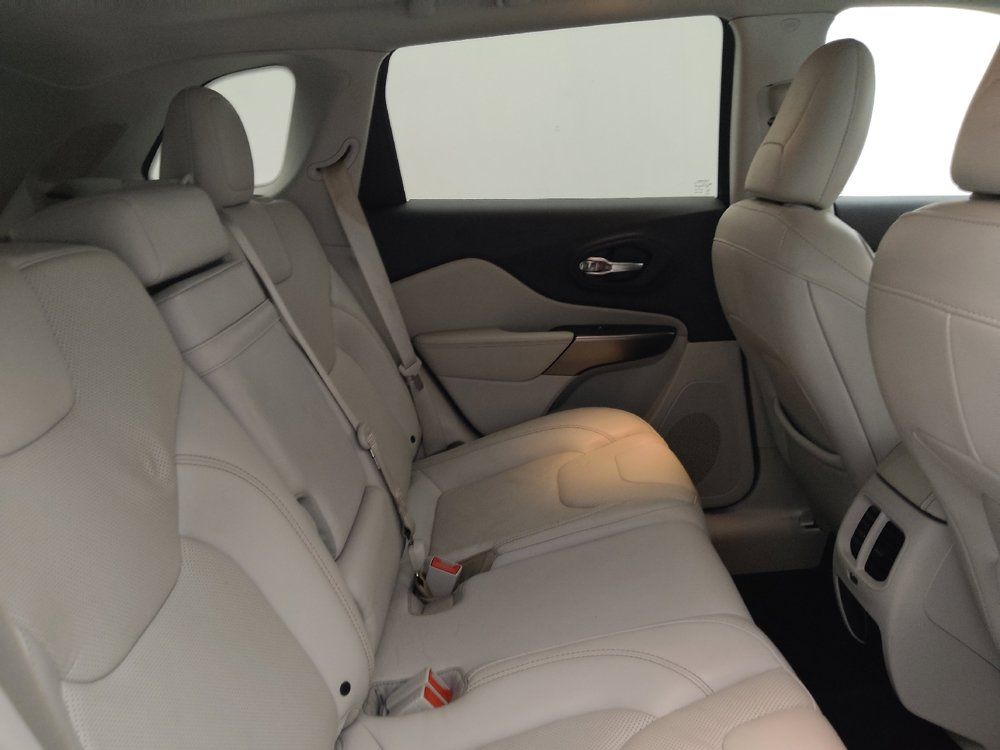 Used 2019 Jeep Cherokee Limited FWD image 19