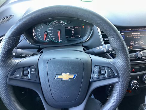 Used 2022 Chevrolet Trax LS w/ Tint and Cruise Package image 12