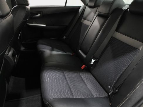 Used 2012 Toyota Camry L image 16