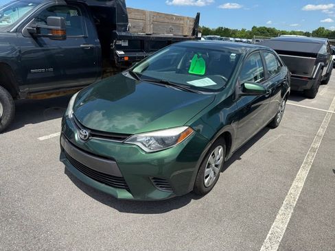 Used 2016 Toyota Corolla LE FWD image 2
