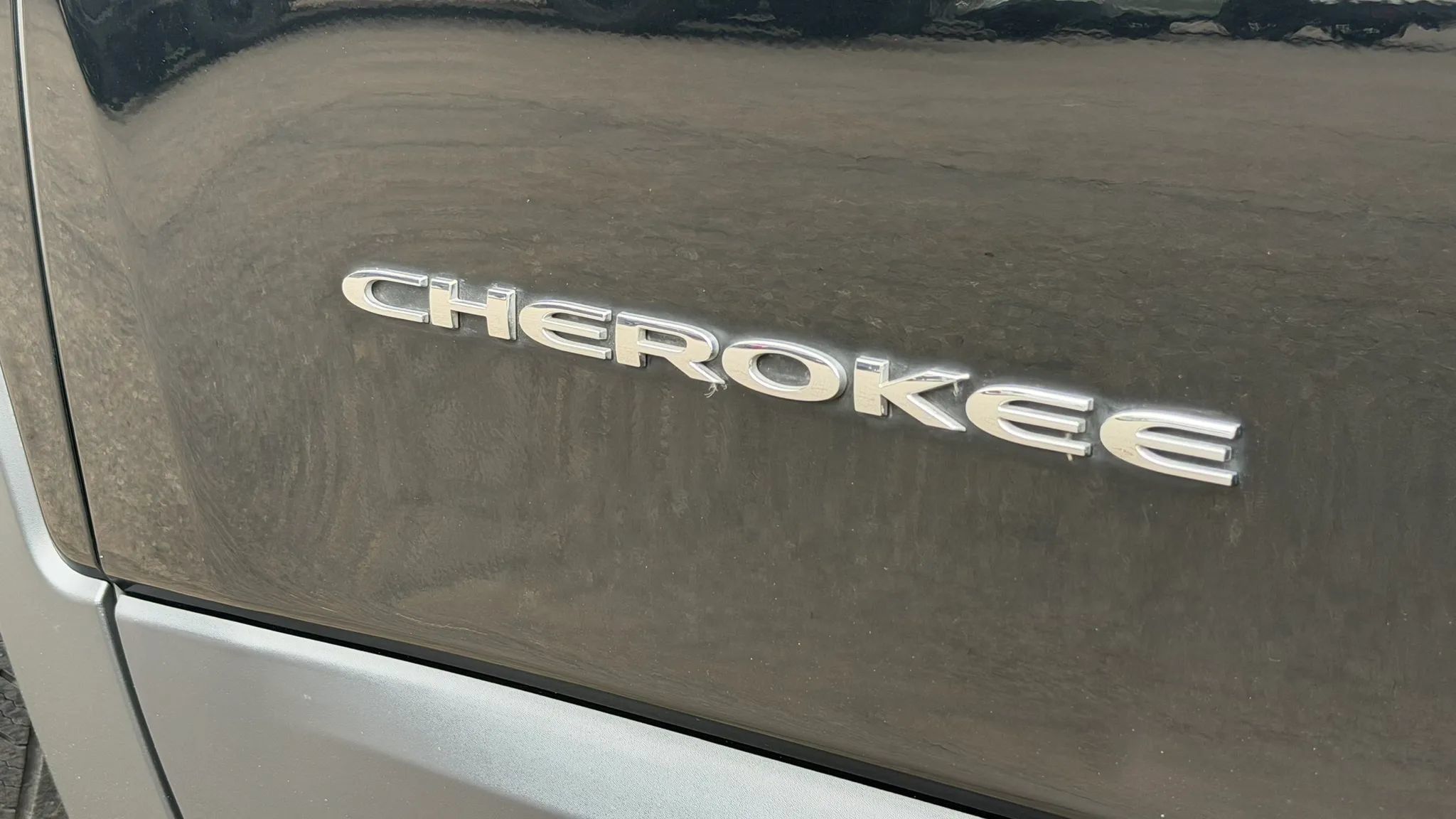 Used 2019 Jeep Cherokee Latitude Plus FWD image 12