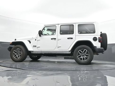 Used 2025 Jeep Wrangler Unlimited Sahara AWD/4WD image 51