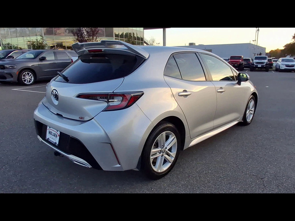 Used 2022 Toyota Corolla SE w/ SE Preferred Package FWD image 8