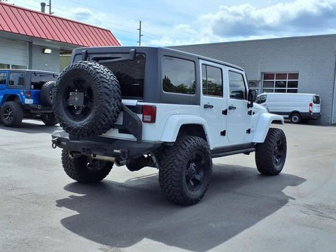 Used 2013 Jeep Wrangler Unlimited Sahara w/ Max Tow Pkg AWD/4WD image 5