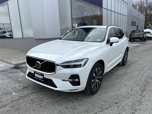 Certified 2023 Volvo XC60 B5 Core w/ Climate Package image 4