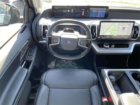 New 2025 Ford Expedition Max Platinum w/ Driver's Package image 7