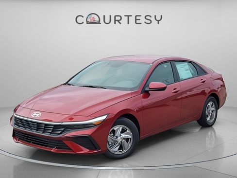 New 2026 Hyundai Elantra SE image 1