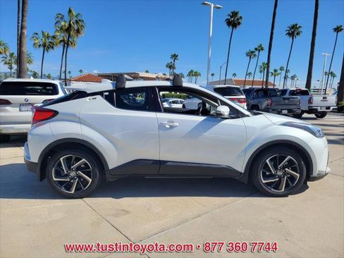 Certified 2022 Toyota C-HR Limited image 3