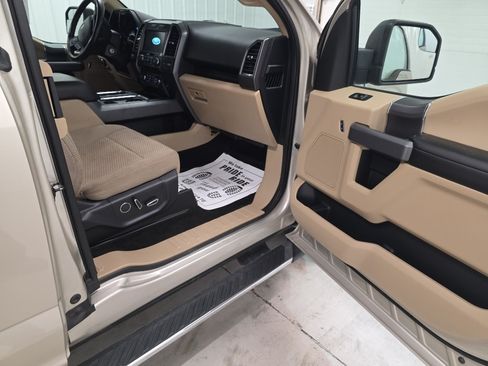 Used 2017 Ford F150 XLT w/ Equipment Group 302A Luxury AWD/4WD image 8