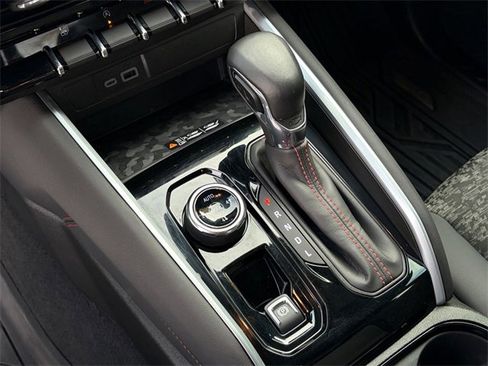 Used 2024 Chevrolet Colorado Z71 w/ Z71 Convenience Package 2 image 18