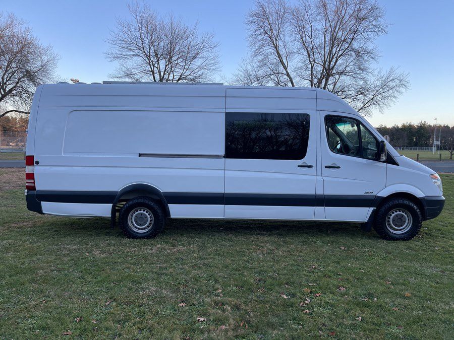 Used 2011 Freightliner Sprinter 2500 RWD image 31