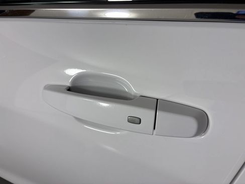 Used 2024 Chevrolet Equinox LT FWD image 24
