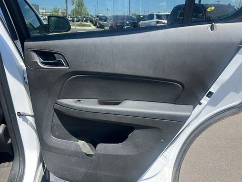 Used 2017 Chevrolet Equinox LT w/ Sport Edition FWD image 11