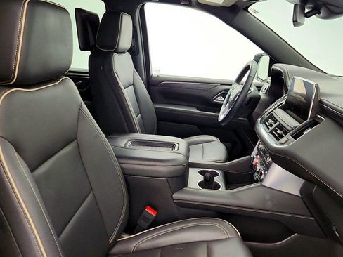 Used 2023 GMC Yukon SLT w/ SLT Premium Package image 27