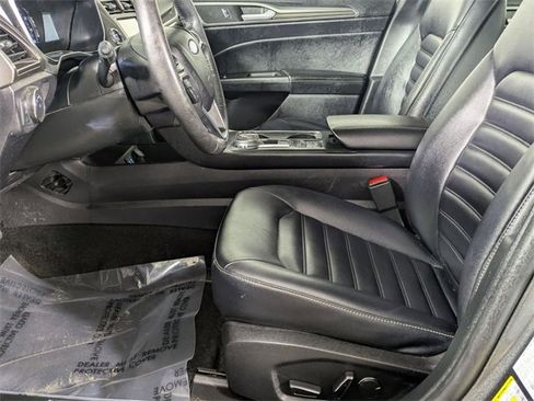 Used 2020 Ford Fusion SEL image 12
