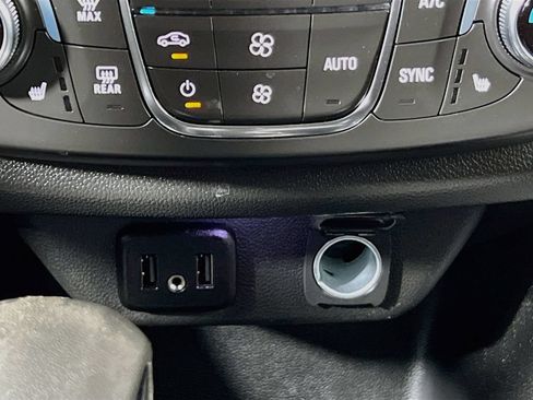 Used 2021 Chevrolet Traverse LT w/ LPO, Floor Liner Package AWD/4WD image 25