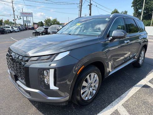 Used 2024 Hyundai Palisade SEL FWD image 3