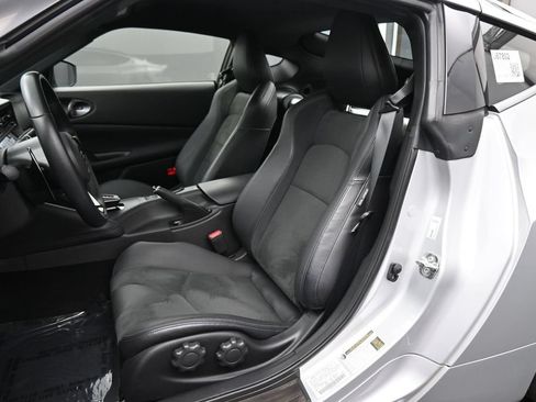 Used 2025 Nissan Z Performance w/ Floor Mat Package RWD image 16