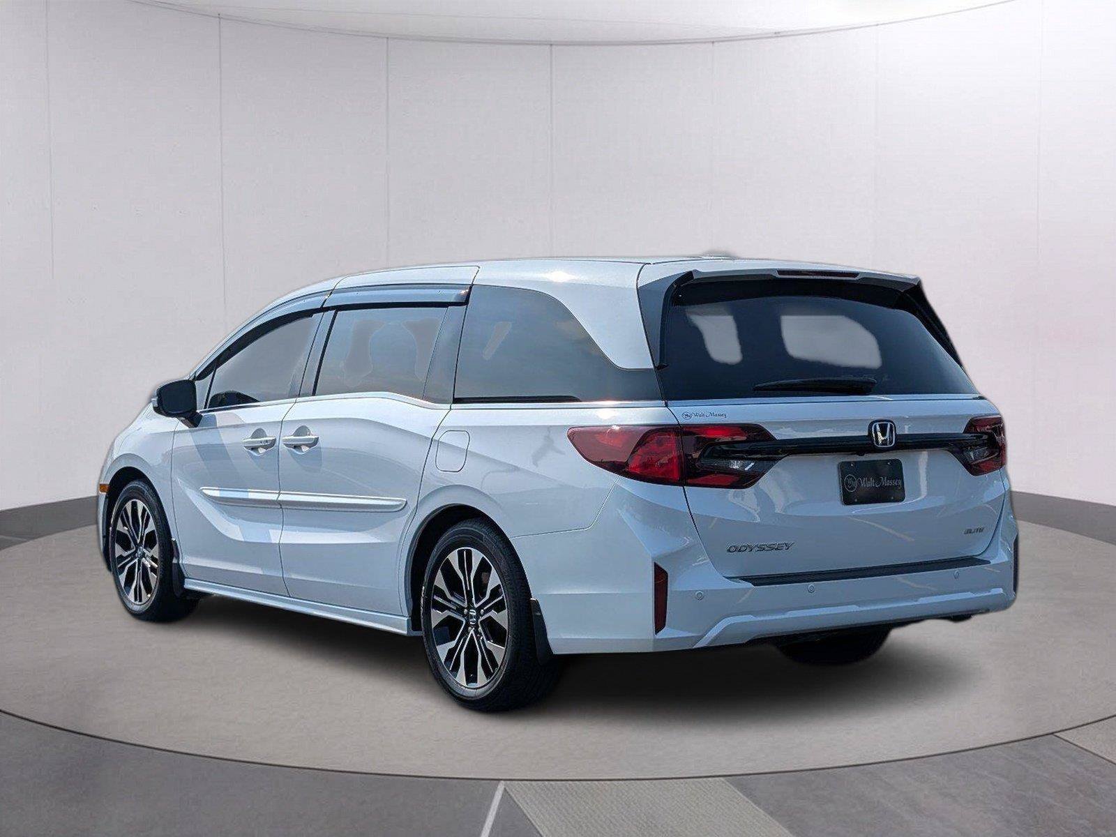 Used 2025 Honda Odyssey Elite image 2