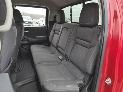 Used 2022 Nissan Frontier SV image 11