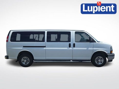 Used 2019 Chevrolet Express 3500 LT w/ LT Preferred Equipment Group RWD image 3