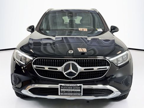 Used 2024 Mercedes-Benz GLC 300 4MATIC image 2