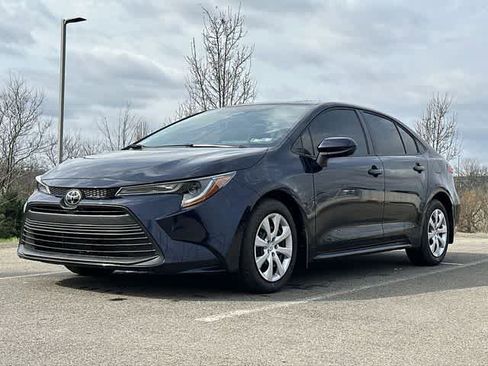 Used 2025 Toyota Corolla LE image 17