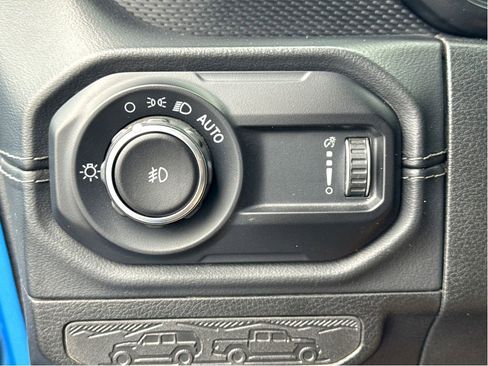 Used 2024 Jeep Wrangler Unlimited Rubicon image 12