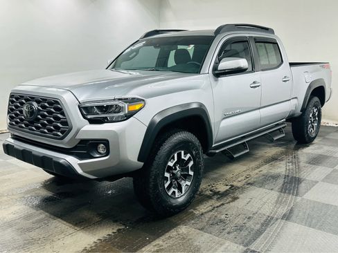 Certified 2022 Toyota Tacoma TRD Off-Road image 3