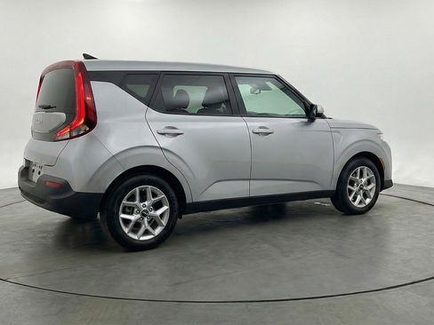 Used 2025 Kia Soul LX w/ LX Technology Package image 7