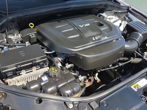 Used 2017 Jeep Grand Cherokee Limited image 18