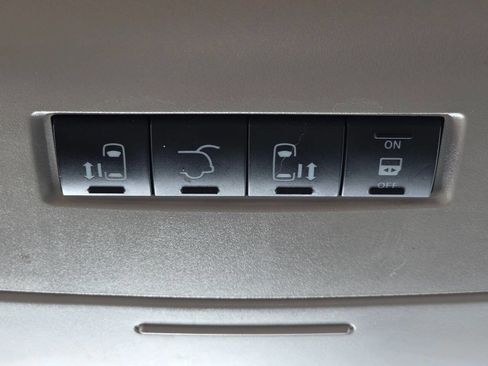 Used 2015 Dodge Grand Caravan SXT image 16